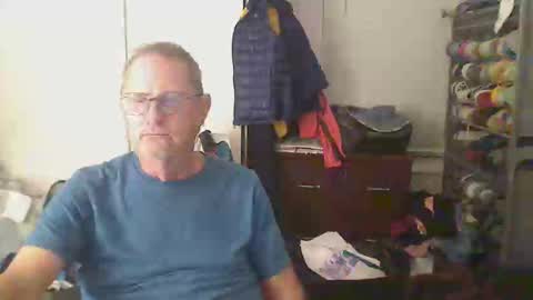 Snapshot of troffer1020 chatting on February 17, 12:51 am Troffer online show from February 17, 12:51 am