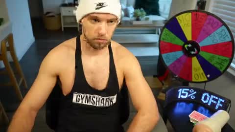Snapshot of troy_greenxo chatting on June 24, 9:25 pm Troy Green online show from June 24, 9:25 pm