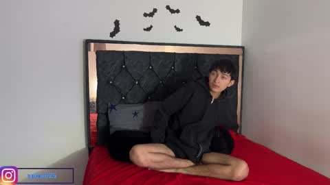 troye_lex online show from November 28, 10:56 pm