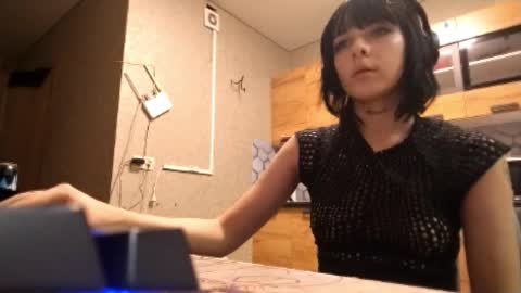 Snapshot of trudymersereau chatting on January 5, 5:27 pm Poly online show from January 5, 5:27 pm