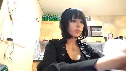 Snapshot of trudymersereau chatting on January 18, 12:09 pm Poly online show from January 18, 12:09 pm