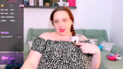 Adelle online show from April 20, 7:59 pm