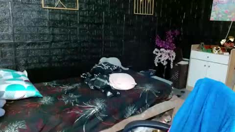 SHENA  online show from March 25, 3:01 am