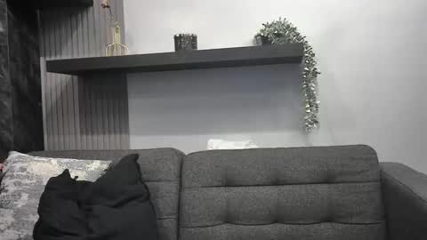 Lexi Longg online show from April 4, 6:00 am