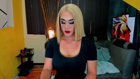 Nicoleeee online show from January 18, 8:23 pm