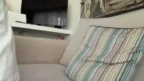 tugaontour online show from March 11, 3:18 pm