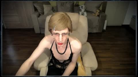 Clementine online show from December 18, 9:04 am