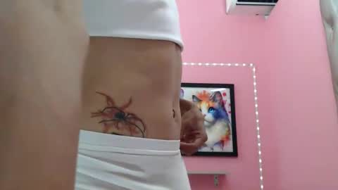 Snapshot of twink_baby_18 chatting on May 19, 1:06 pm carlos online show from May 19, 1:06 pm
