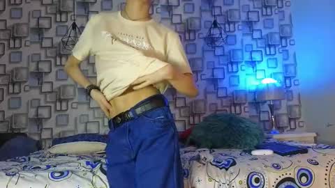 Snapshot of twink_sebas7 chatting on March 28, 12:16 pm Sebastin online show from March 28, 12:16 pm