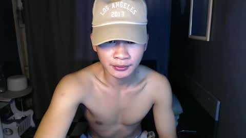 Snapshot of twinkjade_223xxx chatting on February 16, 8:10 am Jady online show from February 16, 8:10 am