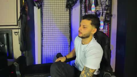 Clio  Tadeo online show from November 17, 4:40 am