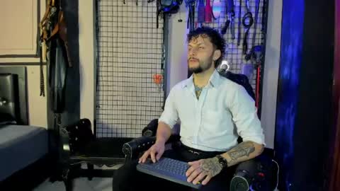 Clio  Tadeo online show from April 14, 3:01 am