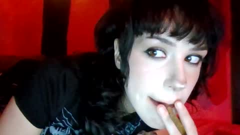 Snapshot of twizzytoxic22 chatting on July 3, 4:52 am twizzytoxic22 online show from July 3, 4:52 am