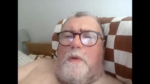 twohats2810 online show from June 6, 10:42 am