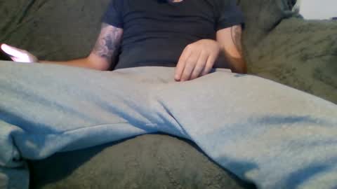 Snapshot of tyler1503857431 chatting on April 5, 7:05 am tyler1503857431 online show from April 5, 7:05 am