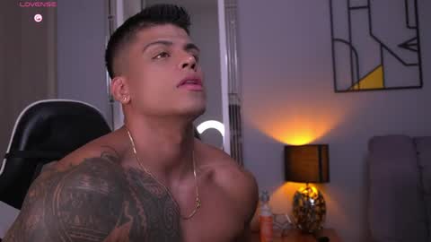 Snapshot of tyler_muscle chatting on May 18, 6:36 pm David online show from May 18, 6:36 pm