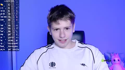 tyler_sparks_ online show from September 14, 7:13 pm