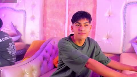 Snapshot of tylercruz__ chatting on March 30, 2:07 pm Tyler online show from March 30, 2:07 pm