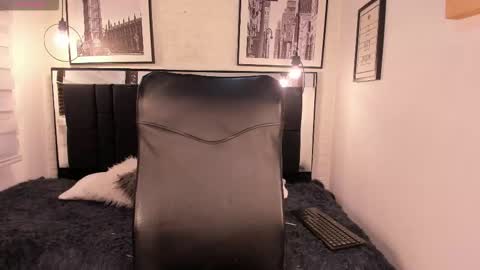       online show from October 25, 3:36 am