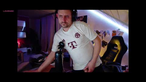 Snapshot of tyran28111984 chatting on March 2, 2:19 am Sascha online show from March 2, 2:19 am