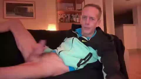 Snapshot of tyronev70 chatting on January 9, 6:31 pm Ty online show from January 9, 6:31 pm