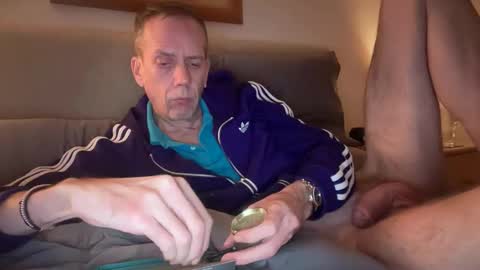 Snapshot of tyronev70 chatting on February 21, 11:39 pm Ty online show from February 21, 11:39 pm