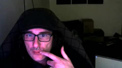 Snapshot of ucloudd chatting on April 1, 2:25 pm ucloudd online show from April 1, 2:25 pm