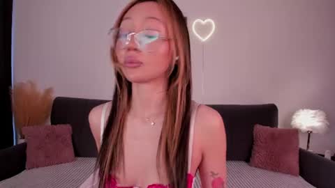 Naomi online show from July 8, 7:24 am