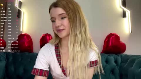 Vikki online show from February 18, 3:08 pm