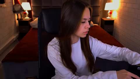 Ulia online show from February 4, 5:13 am