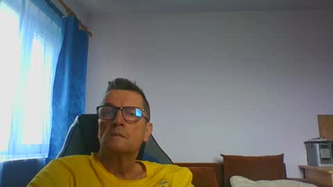Snapshot of ulmeni4 chatting on July 12, 1:24 pm ulmeni4 online show from July 12, 1:24 pm