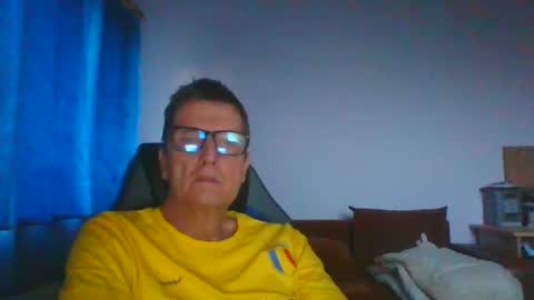 Snapshot of ulmeni4 chatting on July 30, 6:07 pm ulmeni4 online show from July 30, 6:07 pm