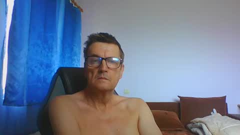 Snapshot of ulmeni4 chatting on July 31, 11:20 am ulmeni4 online show from July 31, 11:20 am