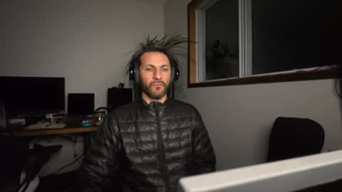 Snapshot of ultratoaster chatting on April 9, 6:13 am ultratoaster online show from April 9, 6:13 am