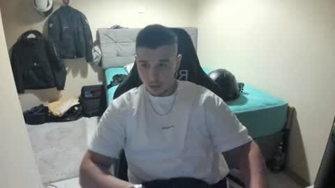 Snapshot of ulxer chatting on July 25, 7:44 pm hi im mike tyson - online show from July 25, 7:44 pm