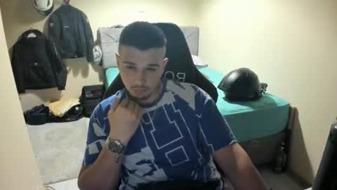 Snapshot of ulxer chatting on July 26, 7:43 pm hi im mike tyson - online show from July 26, 7:43 pm