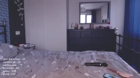 Julia online show from March 18, 4:59 am