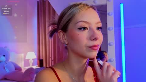 umpa_lummpa_ online show from April 15, 3:24 am