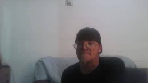 Snapshot of unclemuff chatting on November 27, 12:24 am unclemuff online show from November 27, 12:24 am