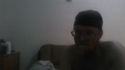 Snapshot of unclemuff chatting on November 29, 11:52 pm unclemuff online show from November 29, 11:52 pm
