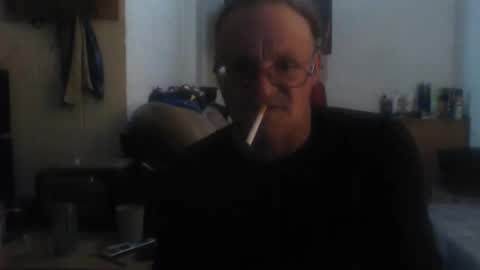 Snapshot of unclemuff chatting on February 19, 12:34 pm unclemuff online show from February 19, 12:34 pm