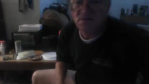 Snapshot of unclemuff chatting on February 23, 4:59 pm unclemuff online show from February 23, 4:59 pm