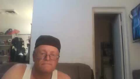 Snapshot of unclemuff chatting on March 16, 11:03 am unclemuff online show from March 16, 11:03 am
