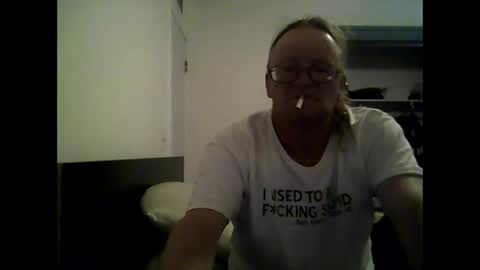 Snapshot of unclemuff chatting on May 18, 7:41 pm unclemuff online show from May 18, 7:41 pm
