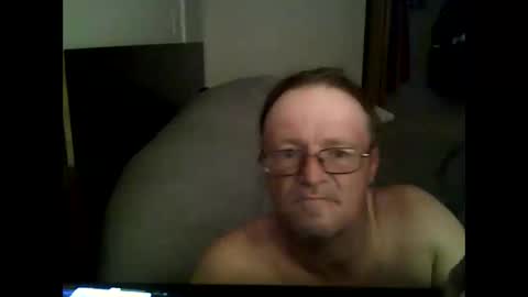 Snapshot of unclemuff chatting on May 19, 3:18 pm unclemuff online show from May 19, 3:18 pm