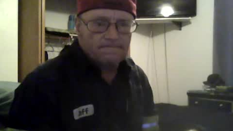 Snapshot of unclemuff chatting on July 16, 6:36 pm unclemuff online show from July 16, 6:36 pm