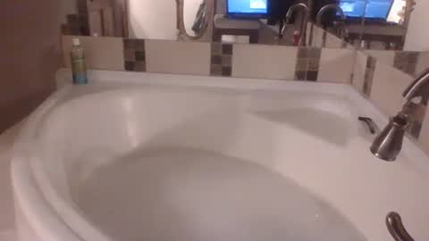 uncut4urbutt online show from December 24, 12:22 pm