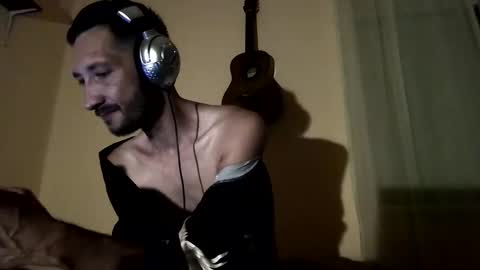 Snapshot of underguy19 chatting on September 15, 9:48 pm underguy19 online show from September 15, 9:48 pm