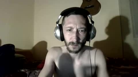 Snapshot of underguy19 chatting on March 25, 9:43 pm underguy19 online show from March 25, 9:43 pm