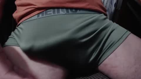 Snapshot of uneedadaddii chatting on November 19, 5:40 am . online show from November 19, 5:40 am